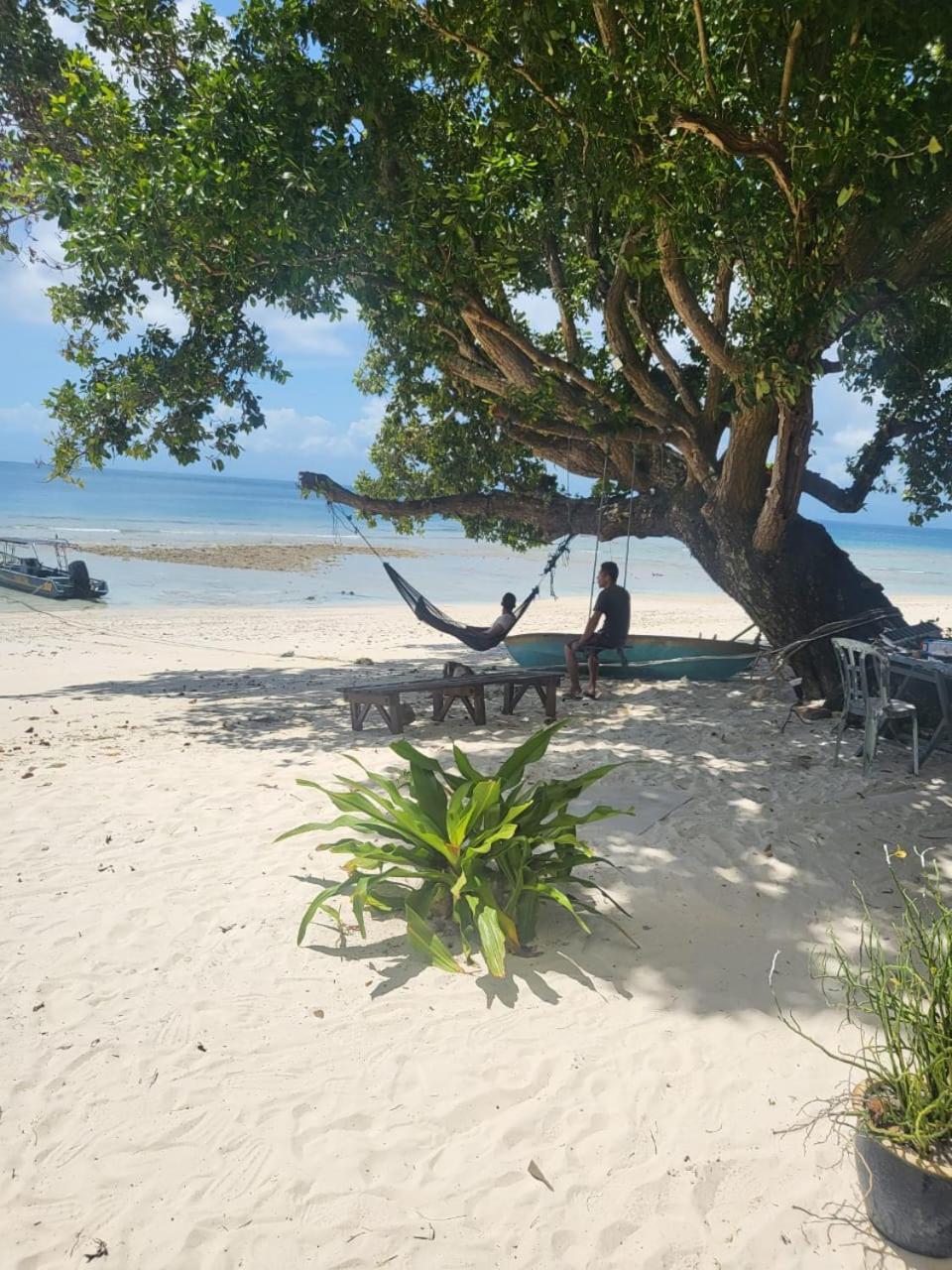 Dewati Roomstay B&B Lang Tengah エクステリア 写真
