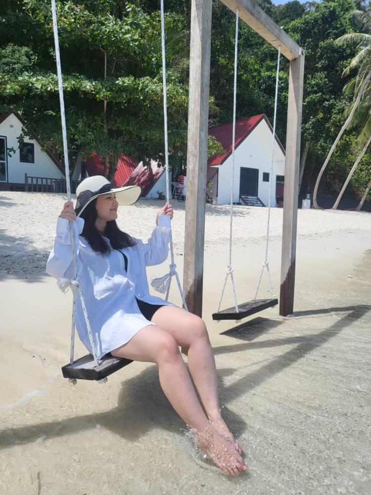 Dewati Roomstay B&B Lang Tengah エクステリア 写真