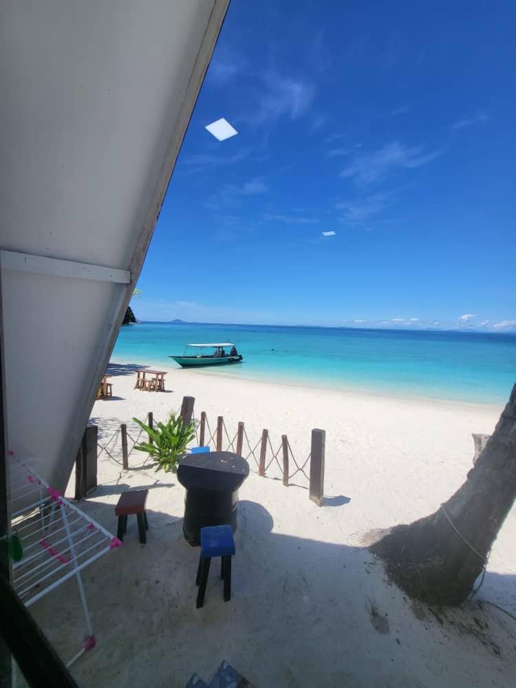 Dewati Roomstay B&B Lang Tengah エクステリア 写真