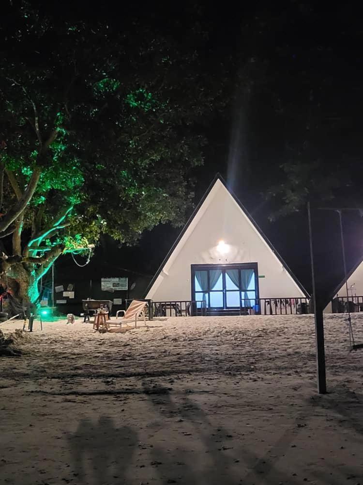 Dewati Roomstay B&B Lang Tengah エクステリア 写真