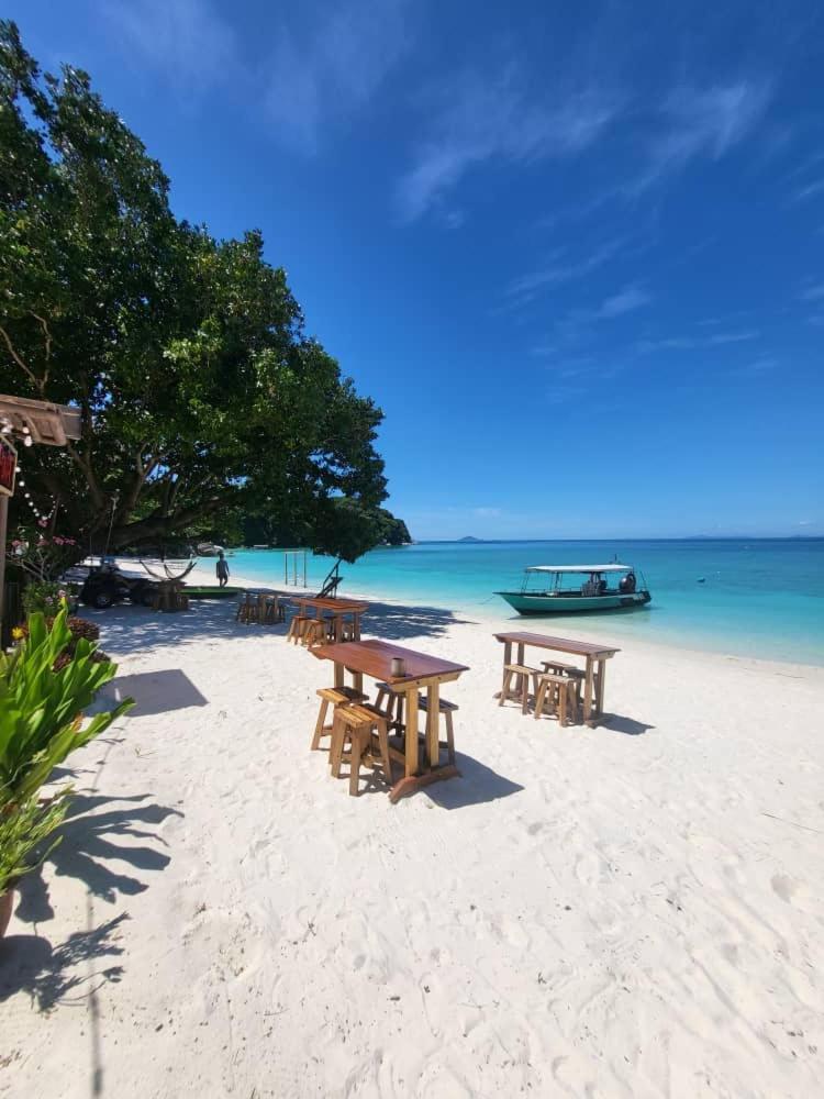 Dewati Roomstay B&B Lang Tengah エクステリア 写真