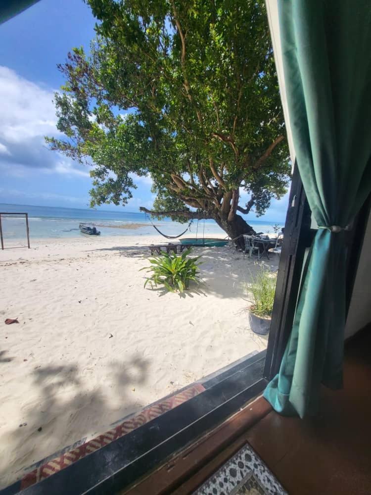 Dewati Roomstay B&B Lang Tengah エクステリア 写真