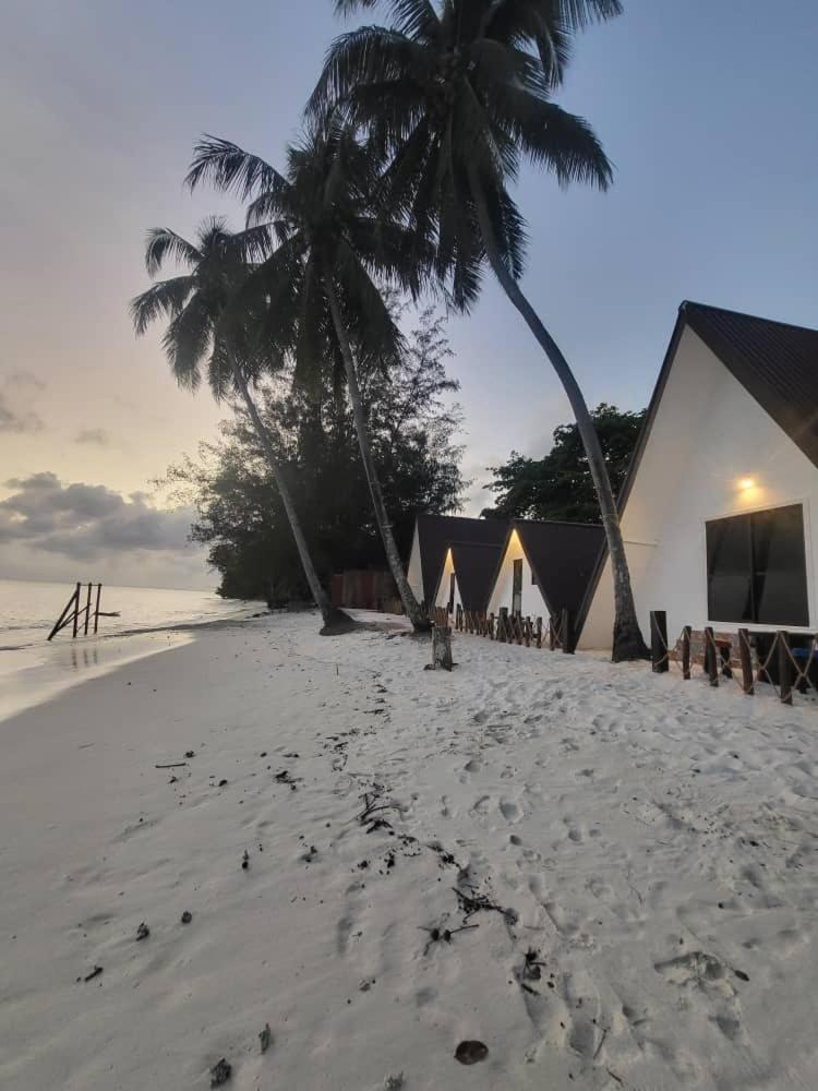 Dewati Roomstay B&B Lang Tengah エクステリア 写真