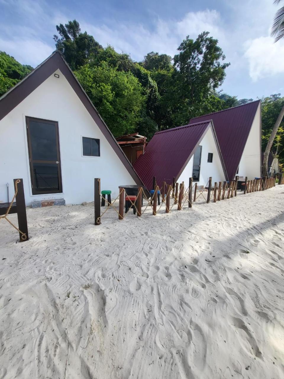Dewati Roomstay B&B Lang Tengah エクステリア 写真