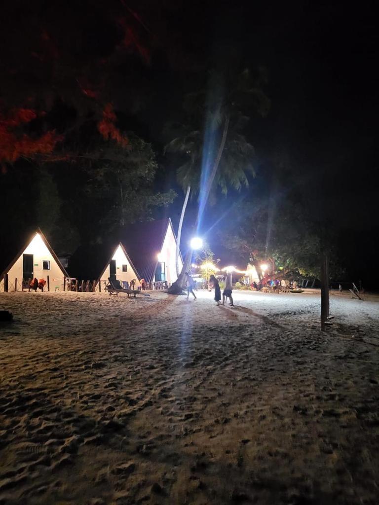 Dewati Roomstay B&B Lang Tengah エクステリア 写真