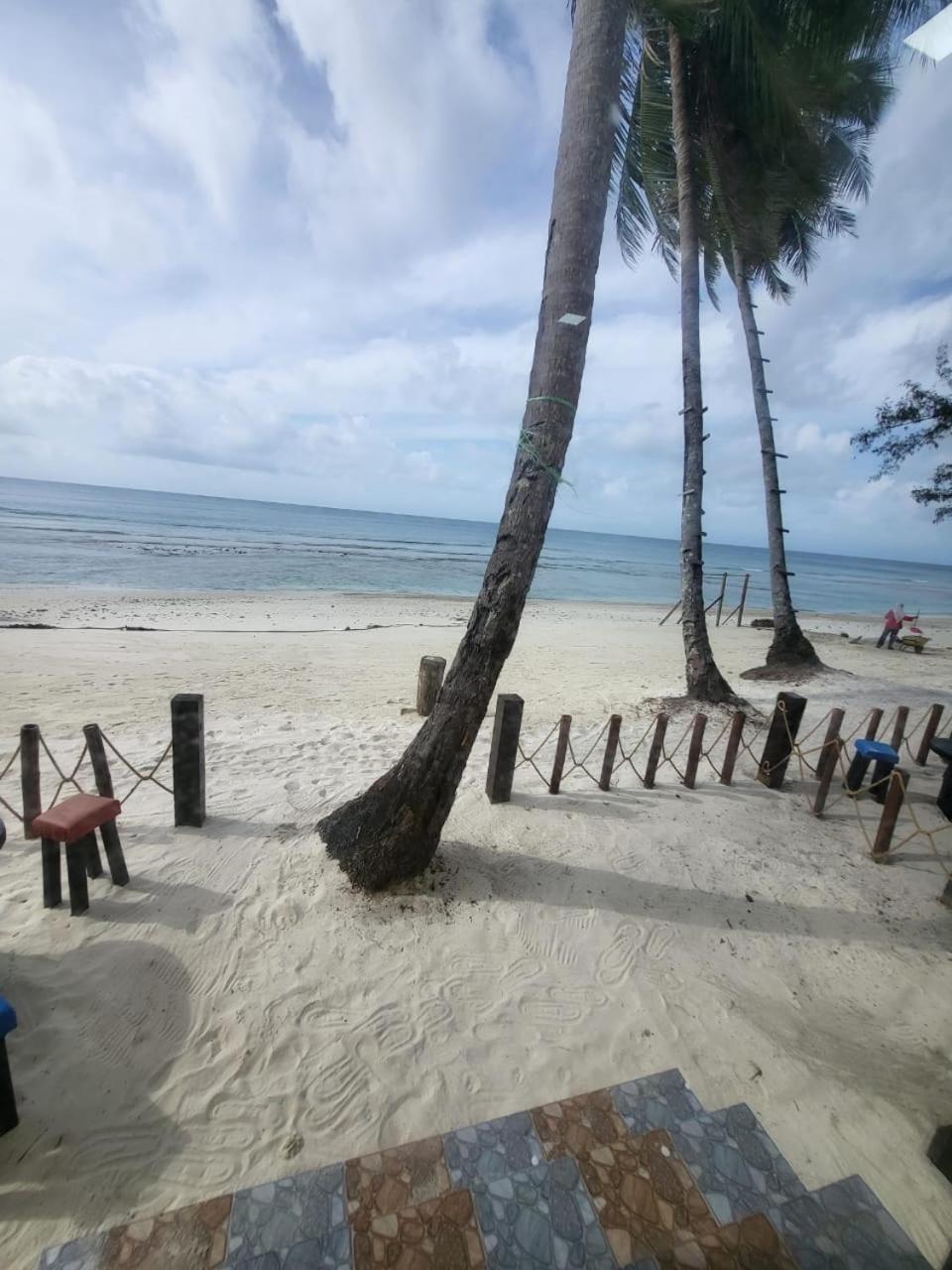 Dewati Roomstay B&B Lang Tengah エクステリア 写真