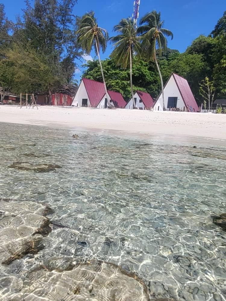Dewati Roomstay B&B Lang Tengah エクステリア 写真