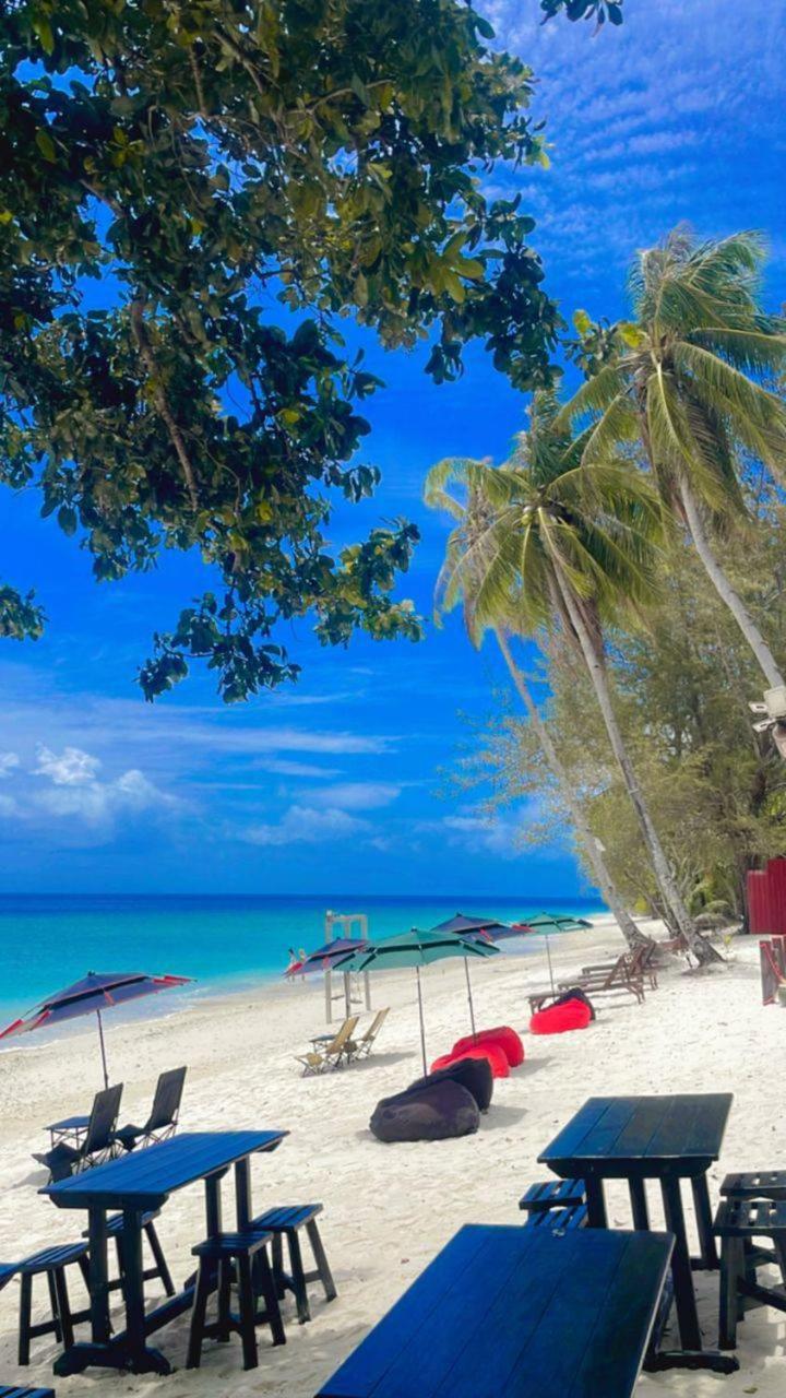 Dewati Roomstay B&B Lang Tengah エクステリア 写真
