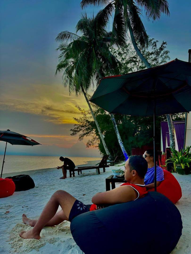 Dewati Roomstay B&B Lang Tengah エクステリア 写真